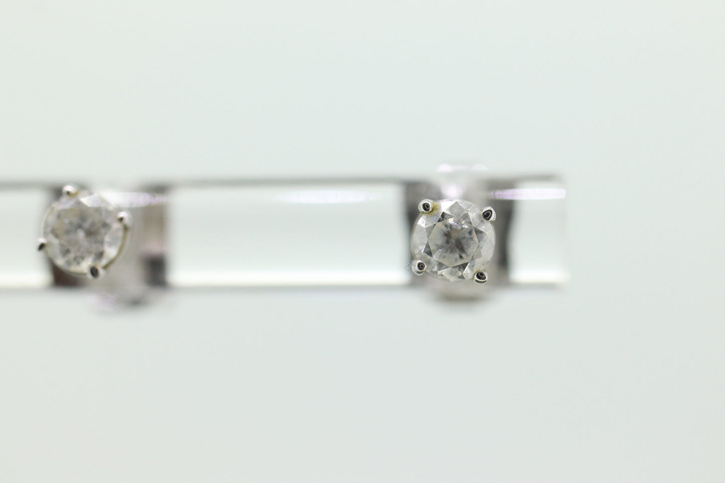 14k Diamond studs 14k gold earrings. 14k White Gold Diamond Solitaire earrings. st(80/50(33)