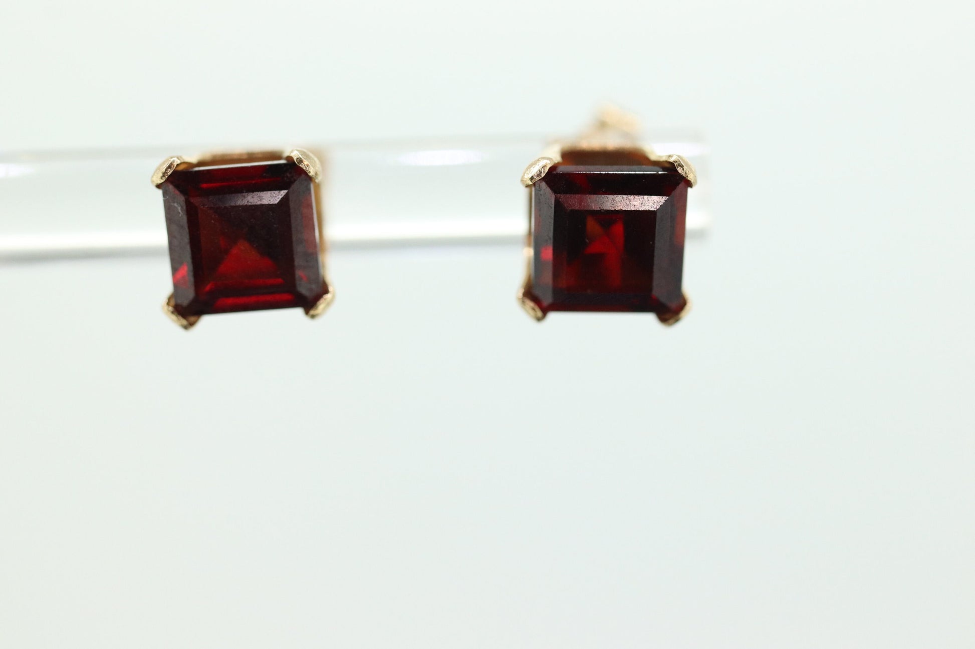 Princess GARNET 14k Gold Stud Earrings. Square Garnet studs earrings. (st67)