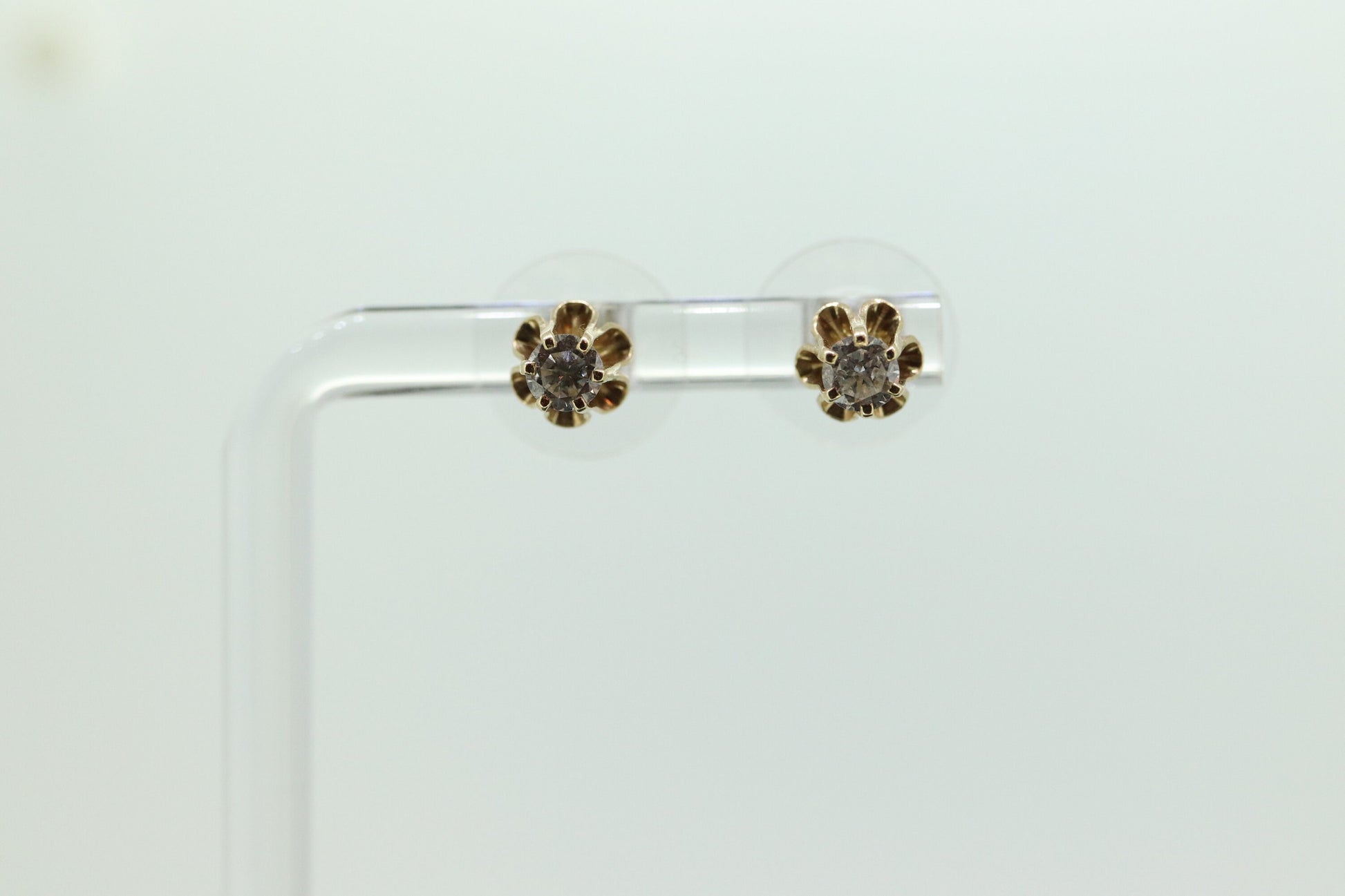 14k Buttercup 1/2ct Diamond stud earrings. 14k Yellow Gold Buttercup victorian claw Stud solitaire earrings st(138)