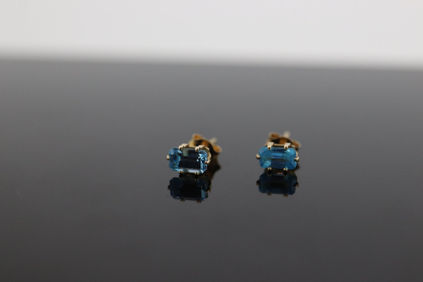 14k Blue TOPAZ Rectangle cut stud earrings. Dainty Blue Topaz Studs. st(40)