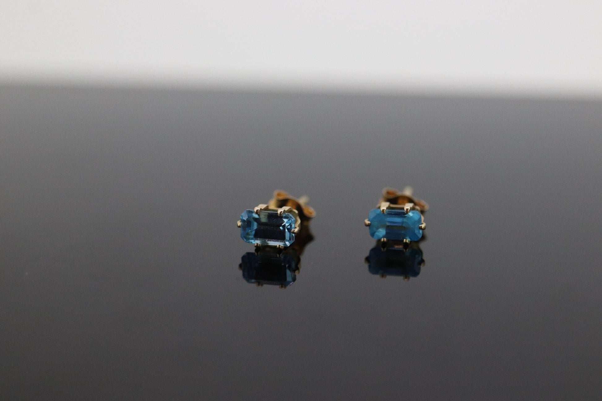 14k Blue TOPAZ Rectangle cut stud earrings. Dainty Blue Topaz Studs. st(40)