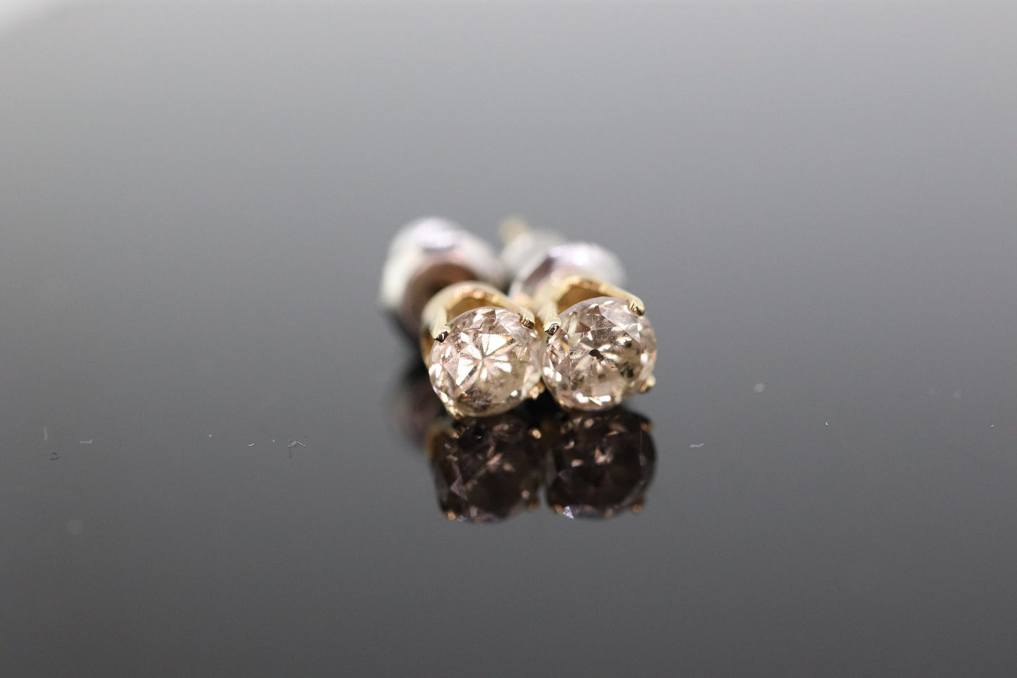 14k Diamond studs 1/2ctw diamond gold earrings. 14k yellow Gold Diamond Solitaire earrings. st(150)