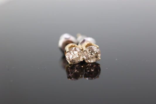 14k Diamond studs 1/2ctw diamond gold earrings. 14k yellow Gold Diamond Solitaire earrings. st(150)