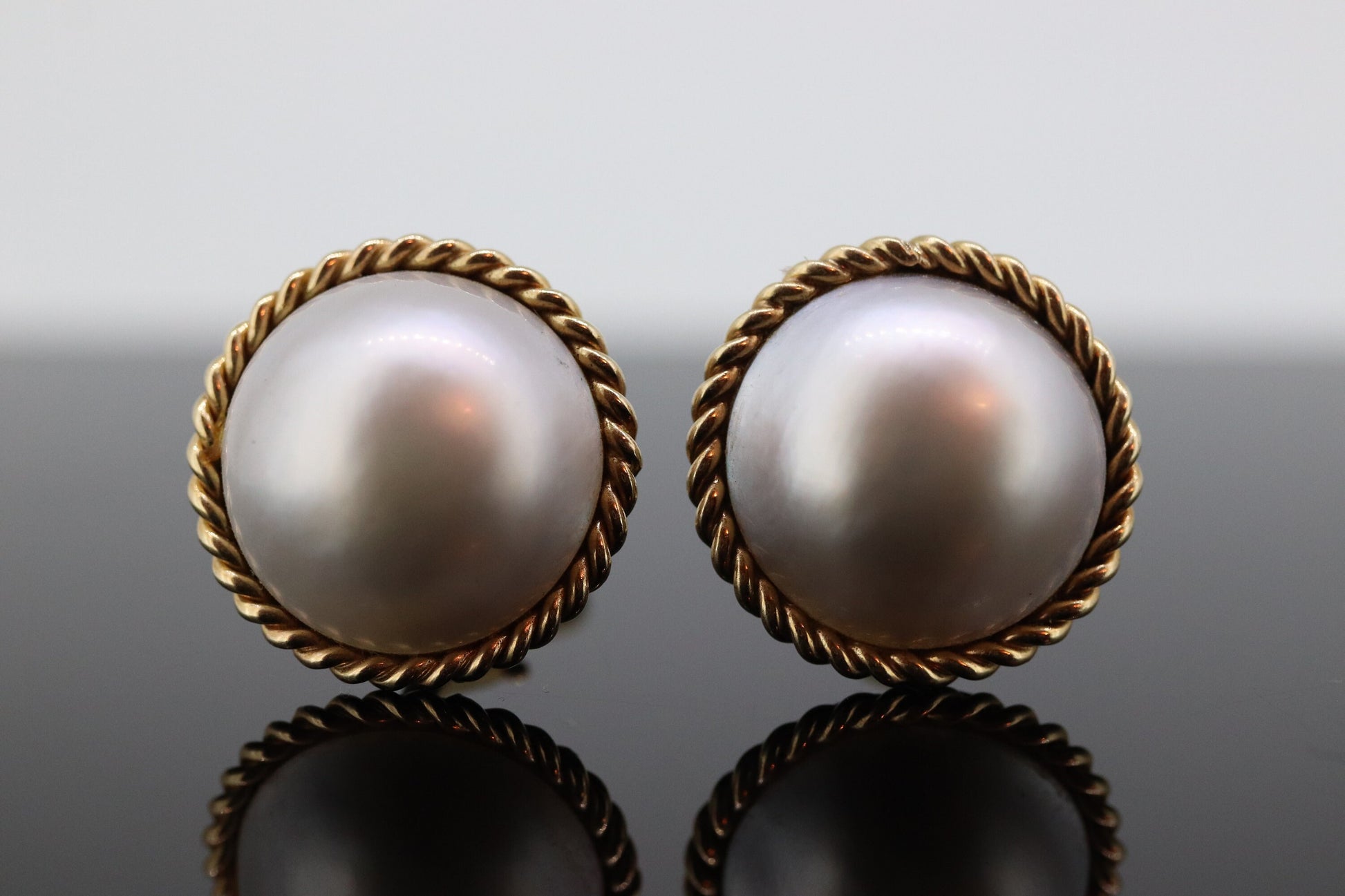 Carl D Lindstrom 14k Large MABE Pearl Clip On earrings. 14k CDL Non Pierced Omega Back EarClips Mabe Pearl Earrings st(127)