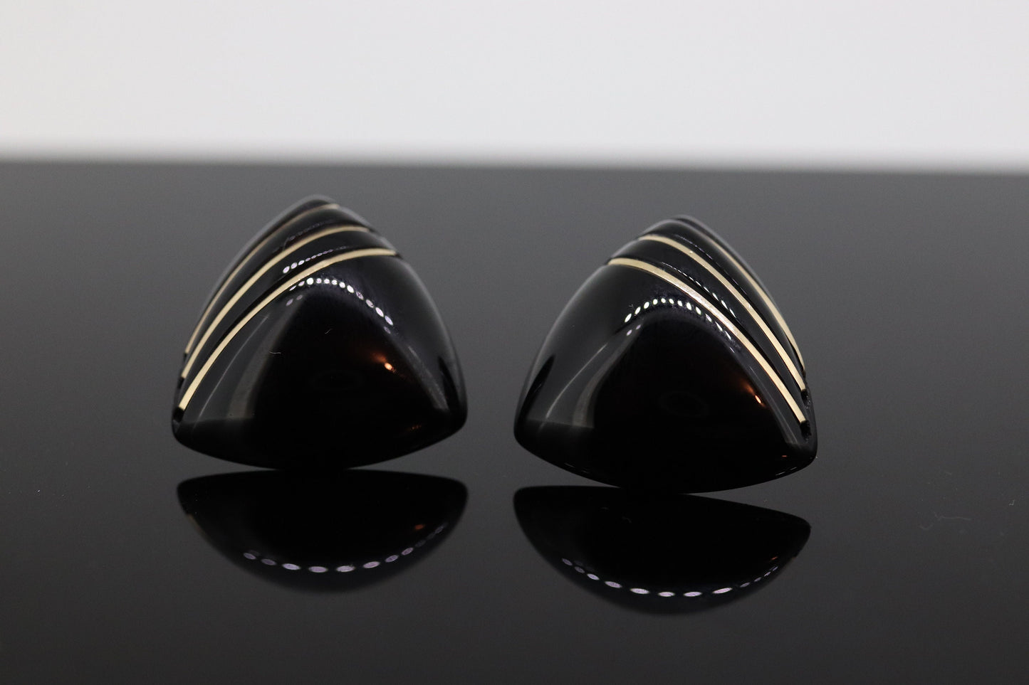 14k Carved Onyx Triangle Earrings. Carved Gemstone Onyx Gold Inlay stud earrings. st(37)