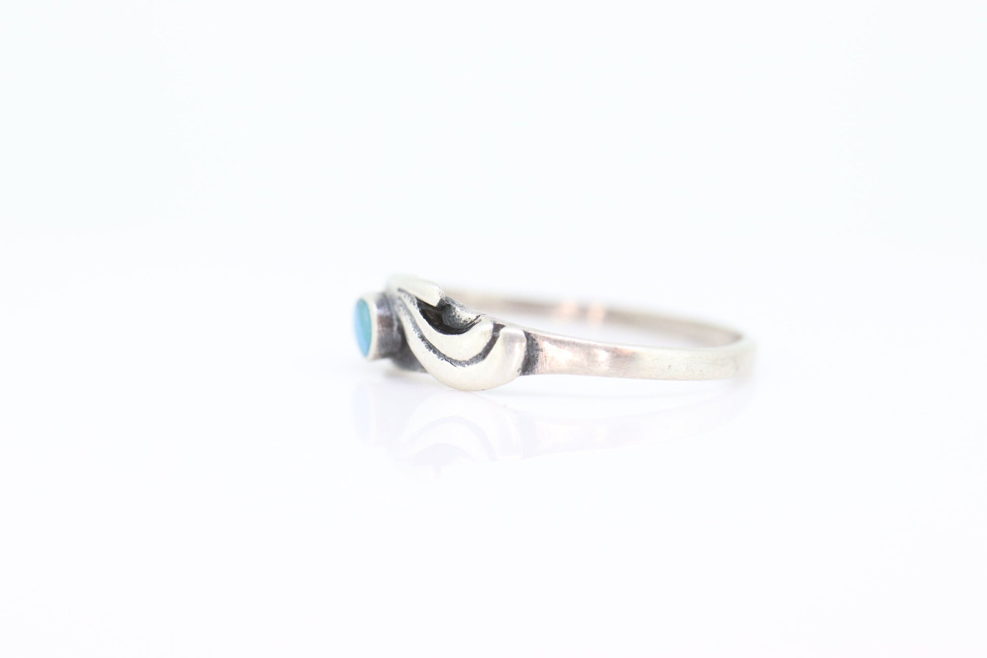 Zuni Navajo Sterling Silver BAnd ring. Turquoise Bezel set Ring.  St(15)