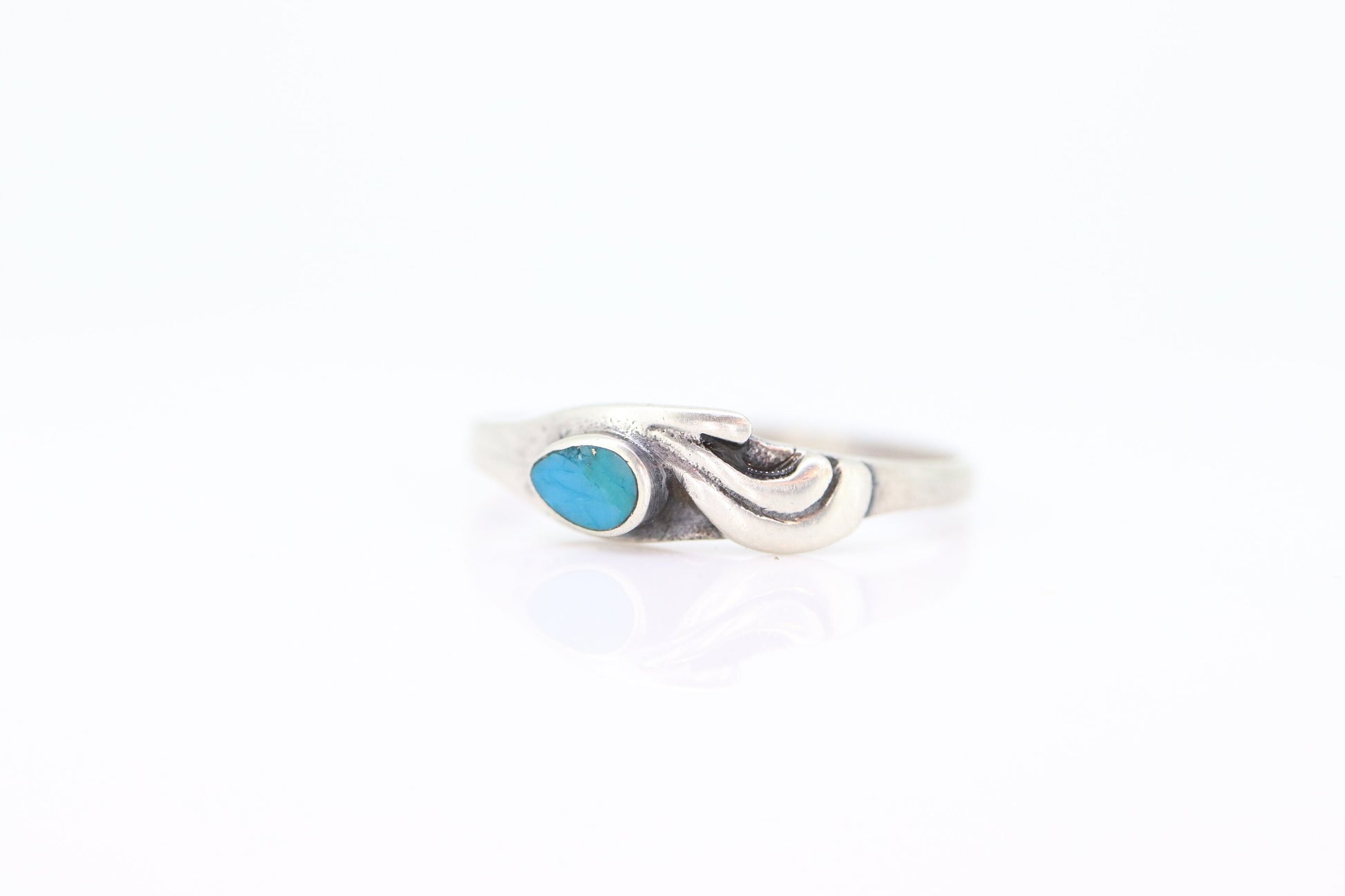 Zuni Navajo Sterling Silver BAnd ring. Turquoise Bezel set Ring.  St(15)