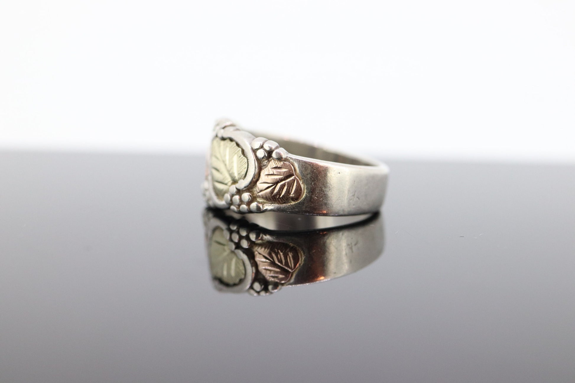 Black Hills Gold Sterling Silver Band. 10k Black Hills Gold Inlays ring. st29