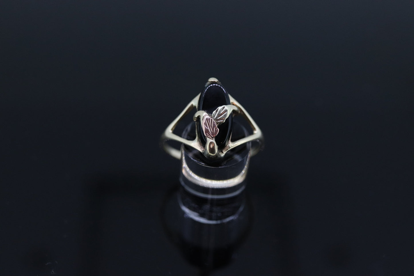 Black Hills Gold Ring. 10k Onyx Black Hills Gold Mens Statement Ring. sz 6 (60)