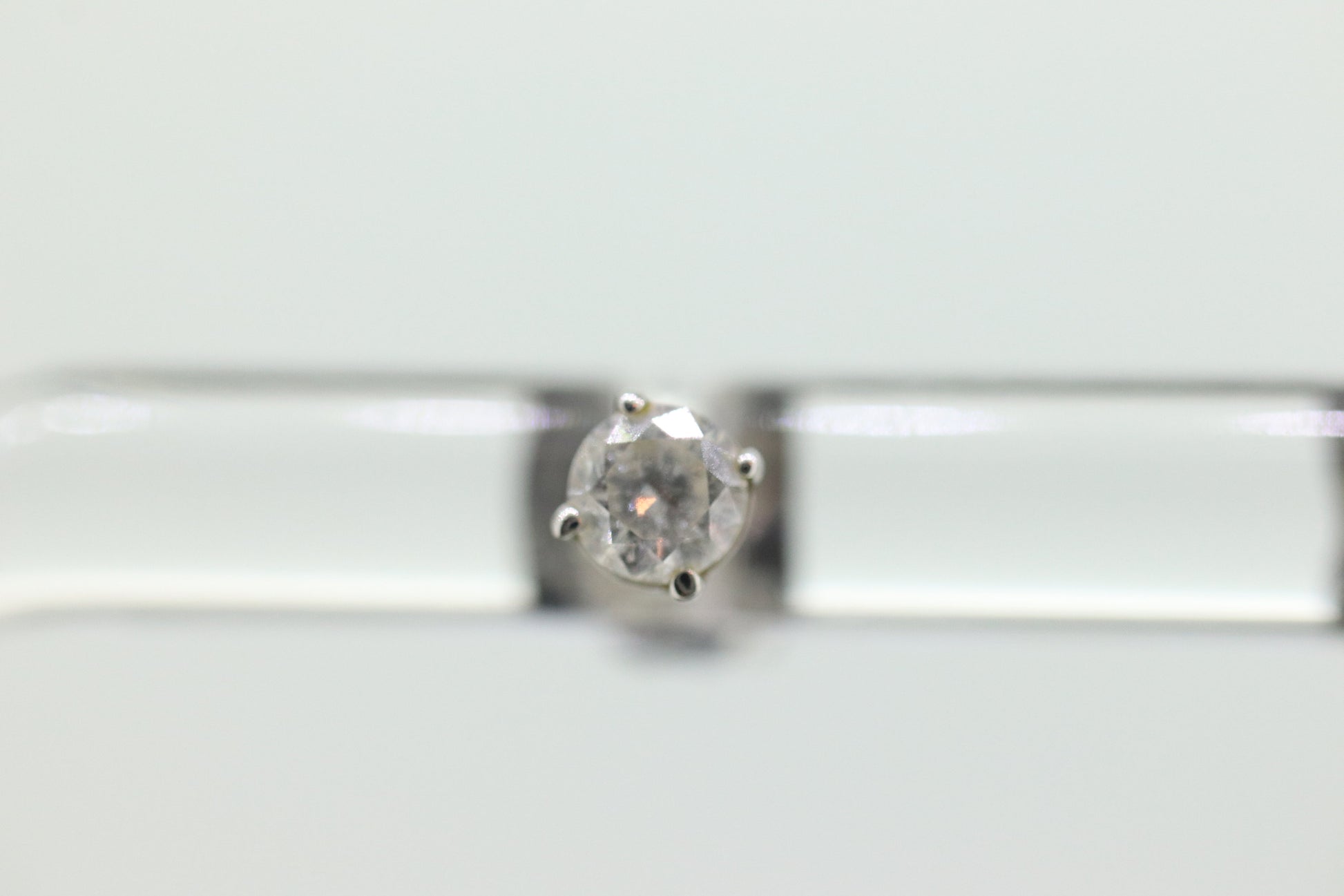 14k Diamond studs 14k gold earrings. 14k White Gold Diamond Solitaire earrings. st(80/50(33)