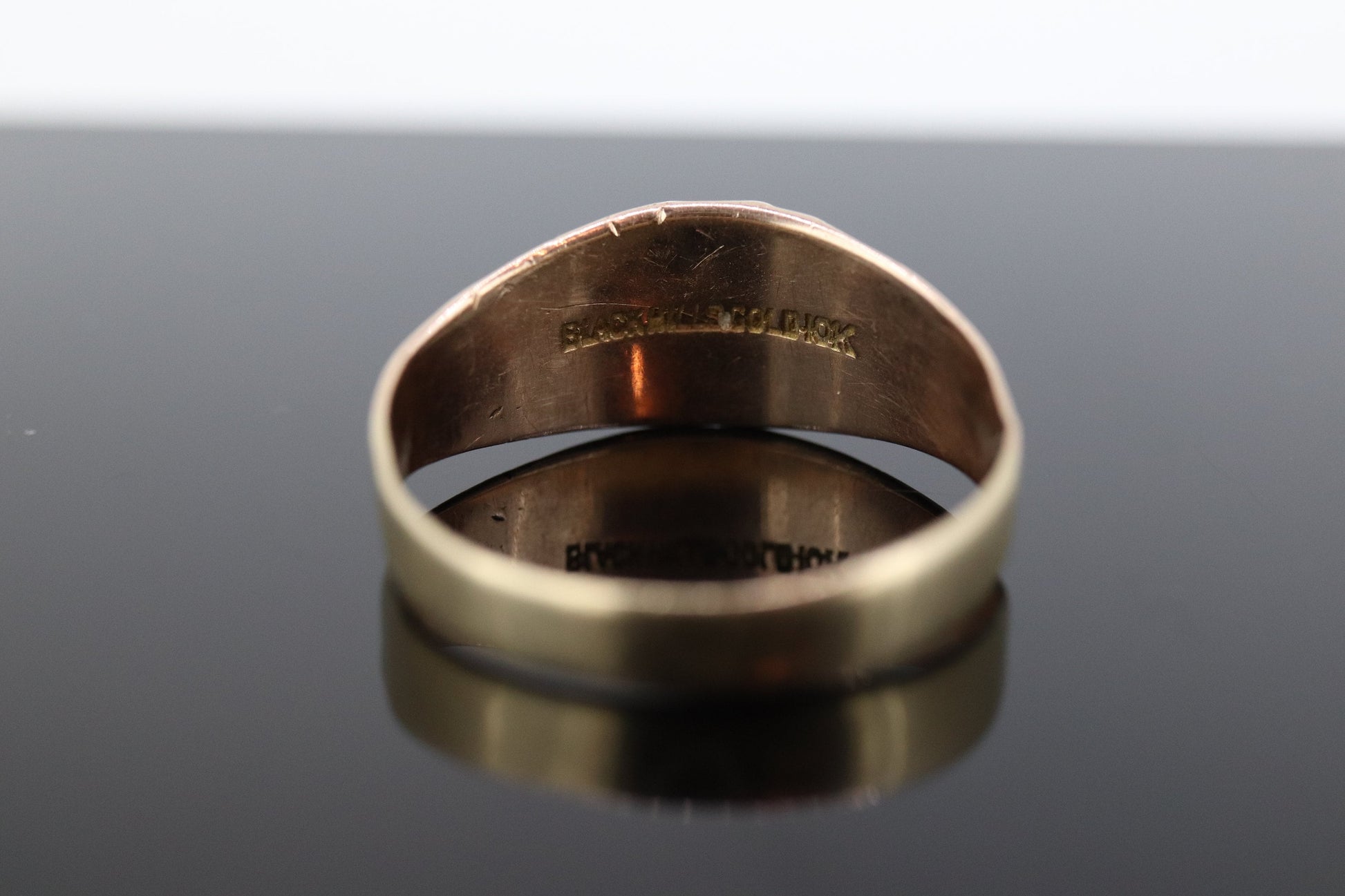 Black Hills Gold Ring Mens. Heavy 10k Multi-Tone Black Hills Gold Thick BAND. Sz 14 ST(167)