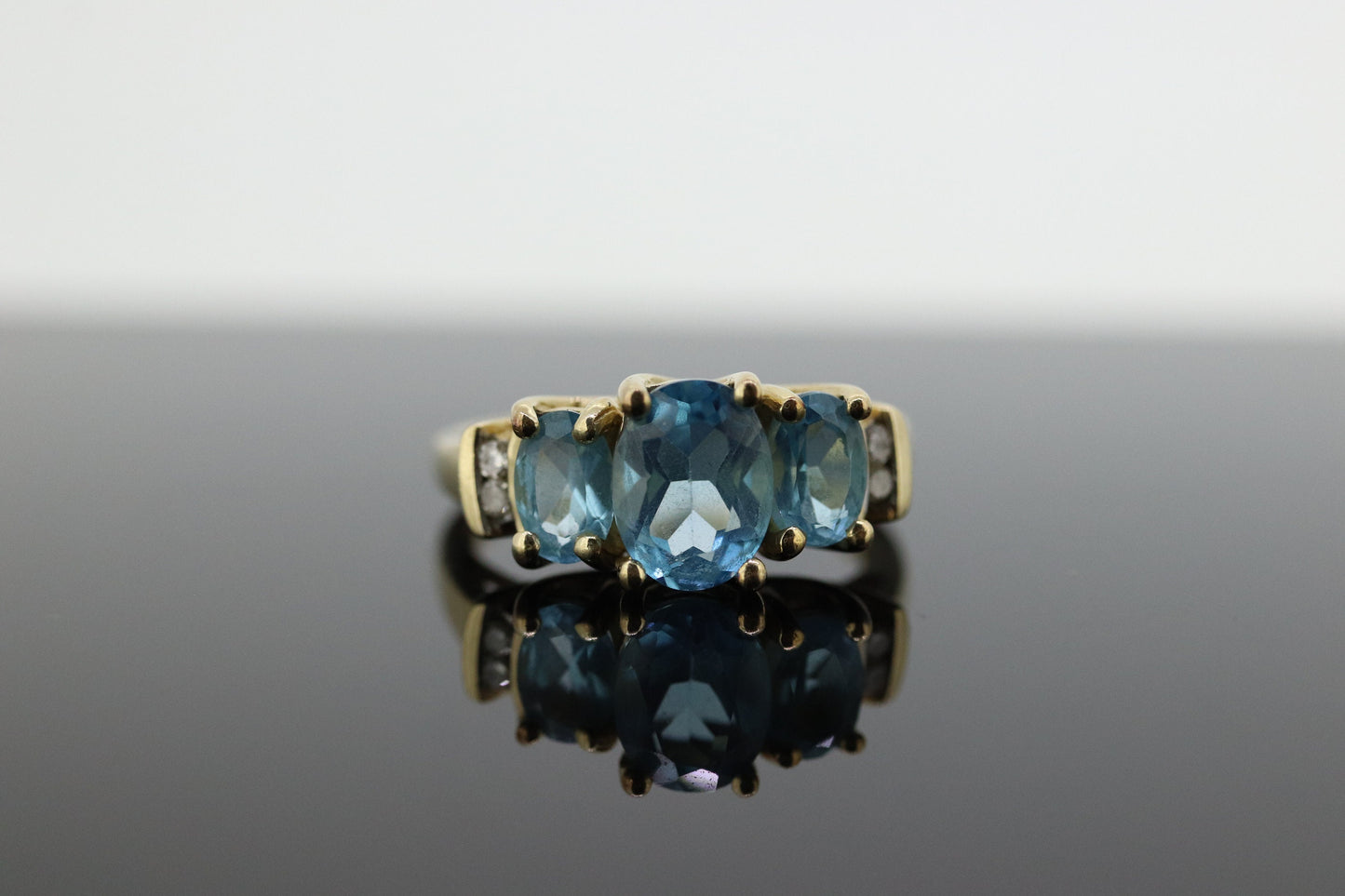 Blue TOPAZ 3 stone past present future ring. 10k THL Samuel Aaron. st(37)