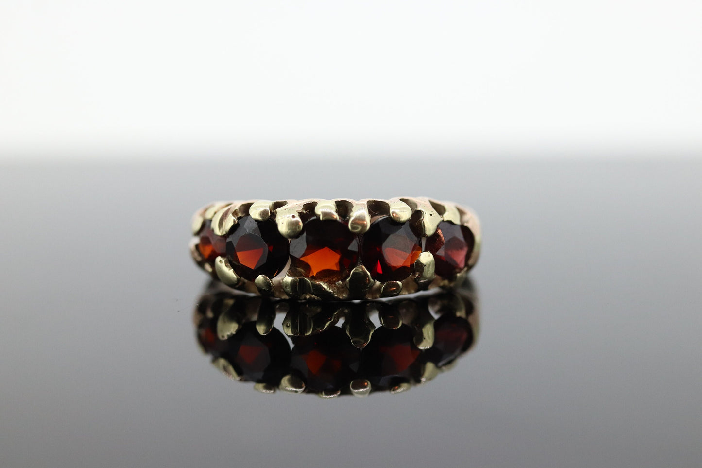 Antique Victorian 9k 375 Garnet Cluster ring. 9k Yellow Gold UK Chester 1905. st(104)