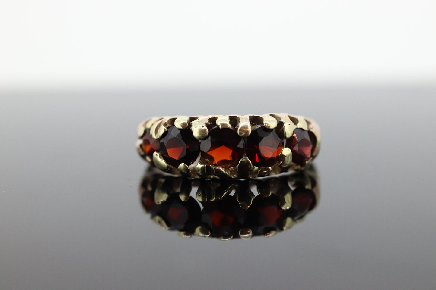 Antique Victorian 9k 375 Garnet Cluster ring. 9k Yellow Gold UK Chester 1905. st(104)