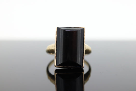 10k ONYX Cabochon ring. Rectangle Onyx bezel set victorian mourning ring. PSCO. st(105)