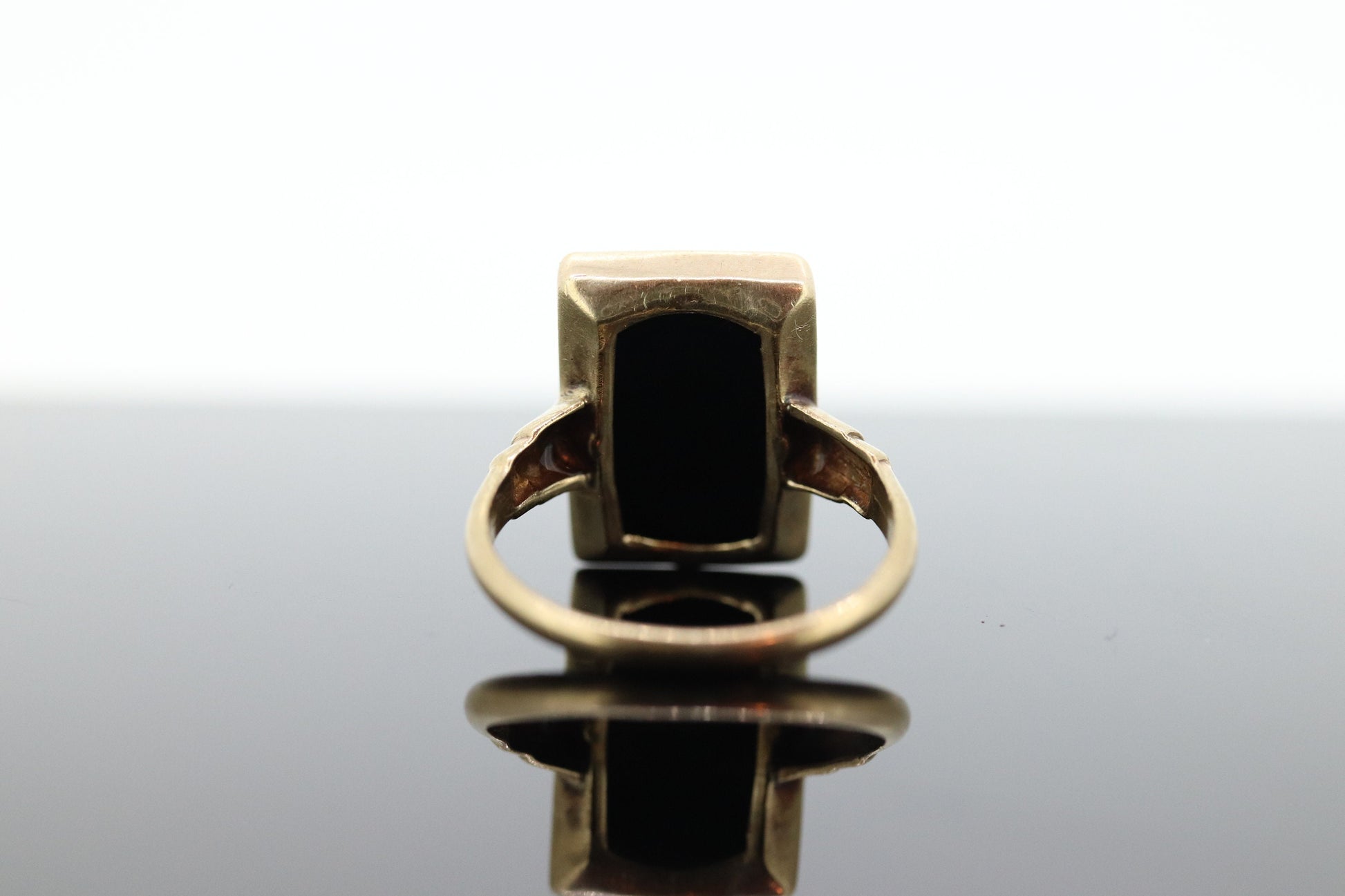 10k ONYX Cabochon ring. Rectangle Onyx bezel set victorian mourning ring. PSCO. st(105)