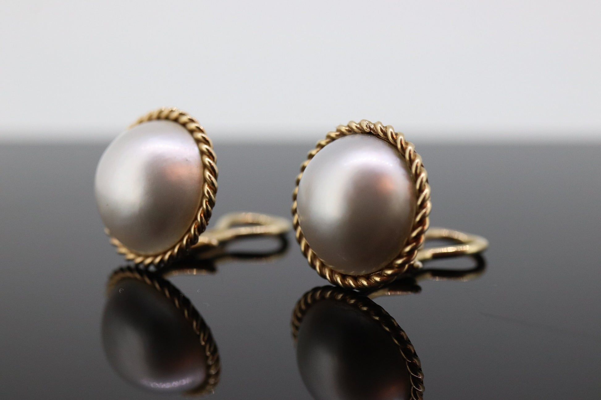 Carl D Lindstrom 14k Large MABE Pearl Clip On earrings. 14k CDL Non Pierced Omega Back EarClips Mabe Pearl Earrings st(127)