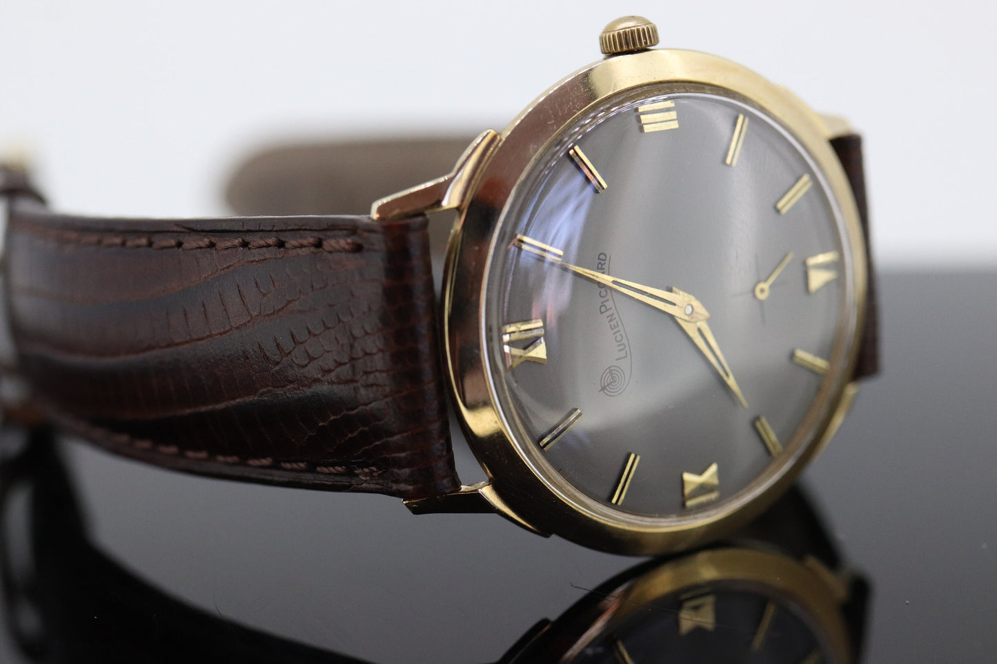 14k Lucien Piccard. Vintage Lucien Piccard 51160 Mechanical watch Mens (9-00)