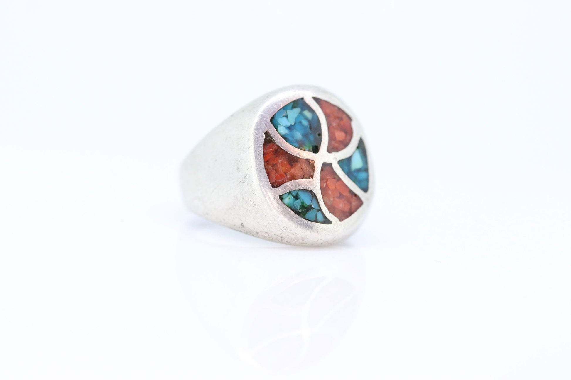 Heavy ZUNI Sterling Silver Signet ring. Navajo Turquoise cluster and Oyster Cluster Ring.  St(14)