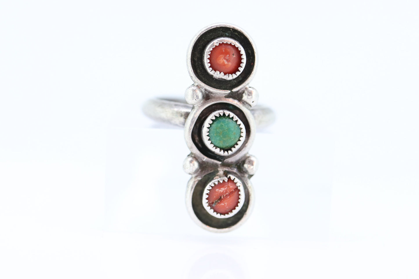 ZUNI Sterling Silver Signet ring. Navajo Green Turquoise Oyster Trio Cluster Ring.  St(14)