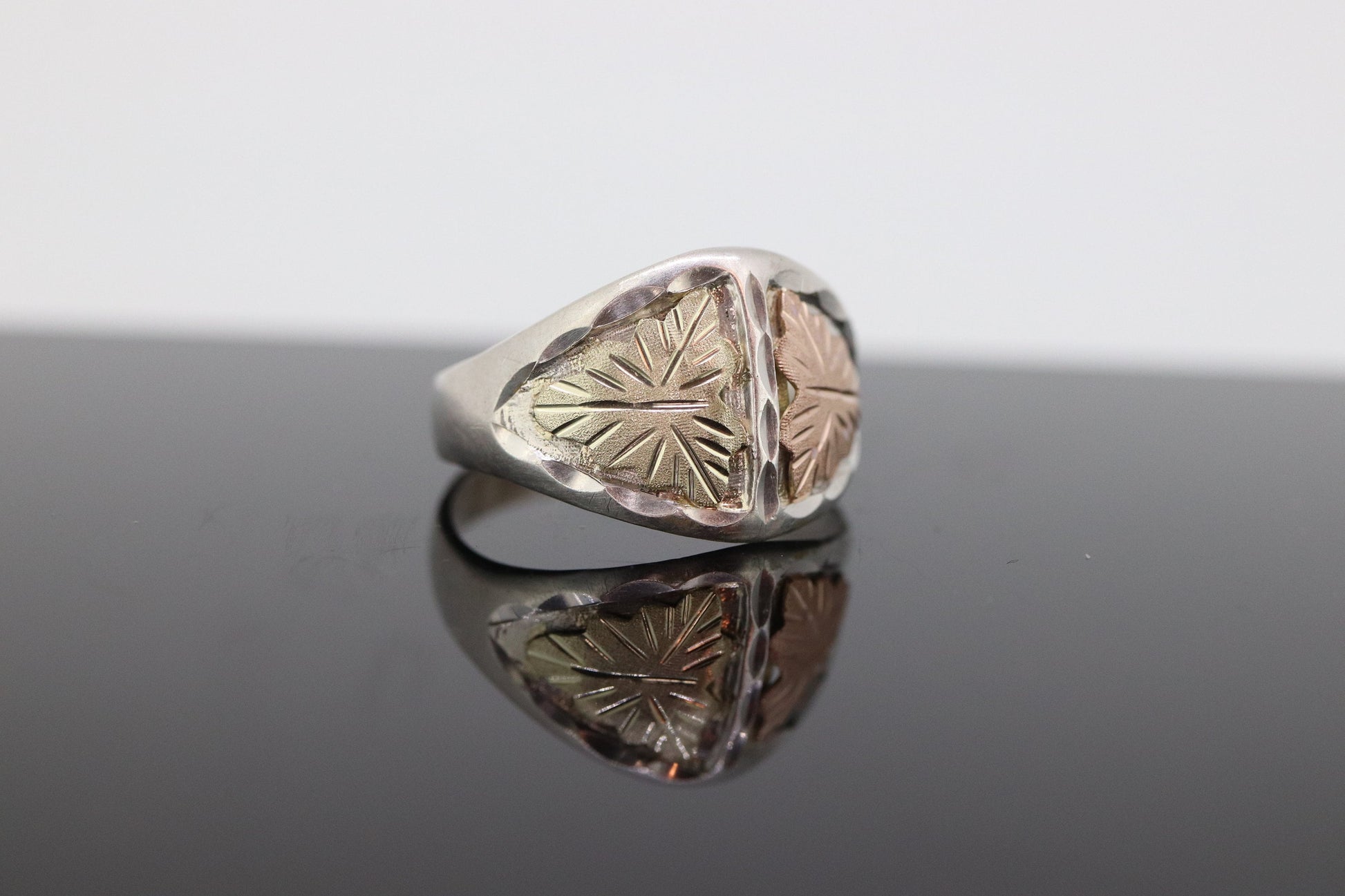 Black Hills Gold Sterling Silver Band. 10k Black Hills Gold Inlays ring.sz12. st(72)