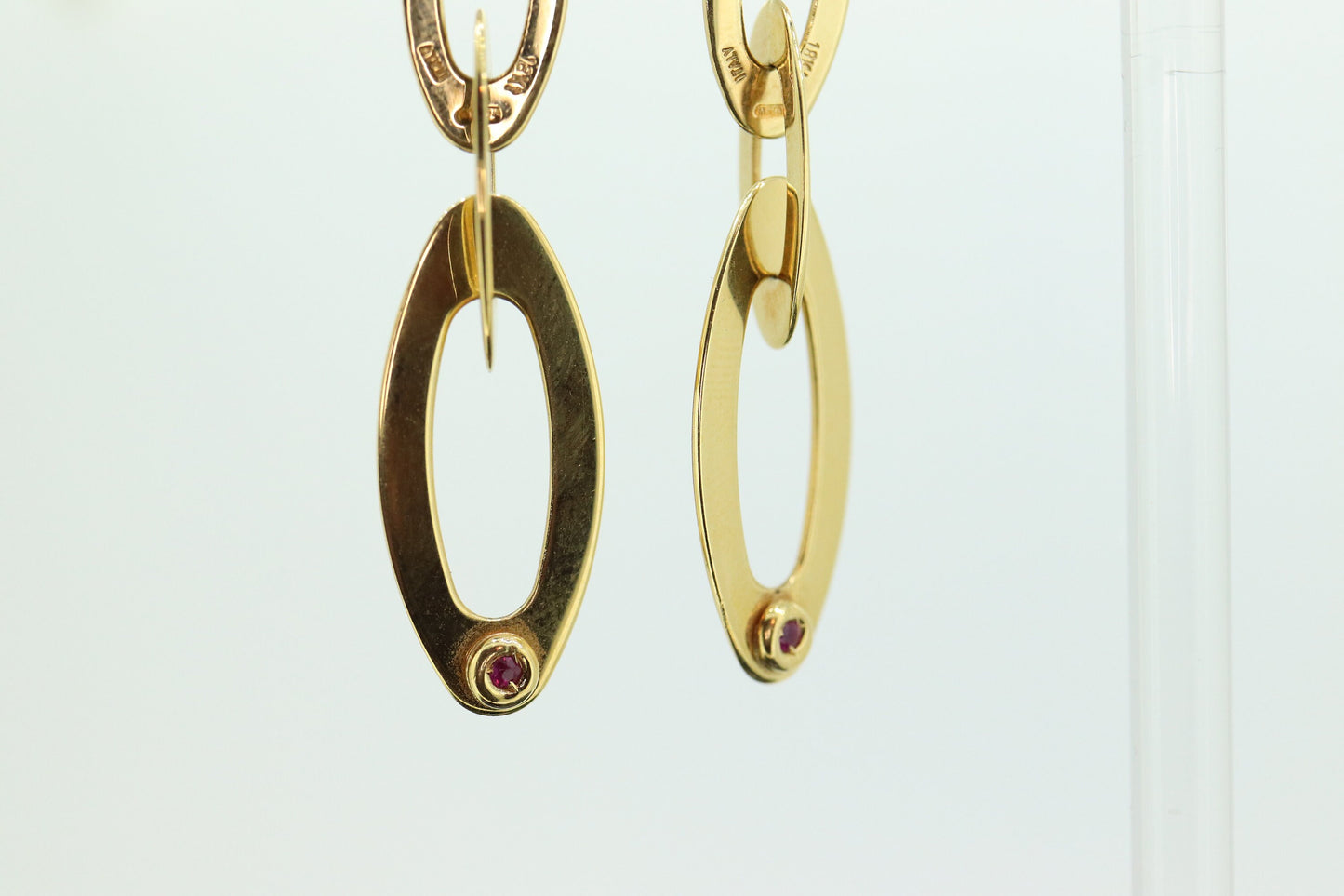 Roberto Coin 18k Drop Earrings. Chic and Shine Roberto Coin. Roberto Coin  Collection Dangle Link. st(615)