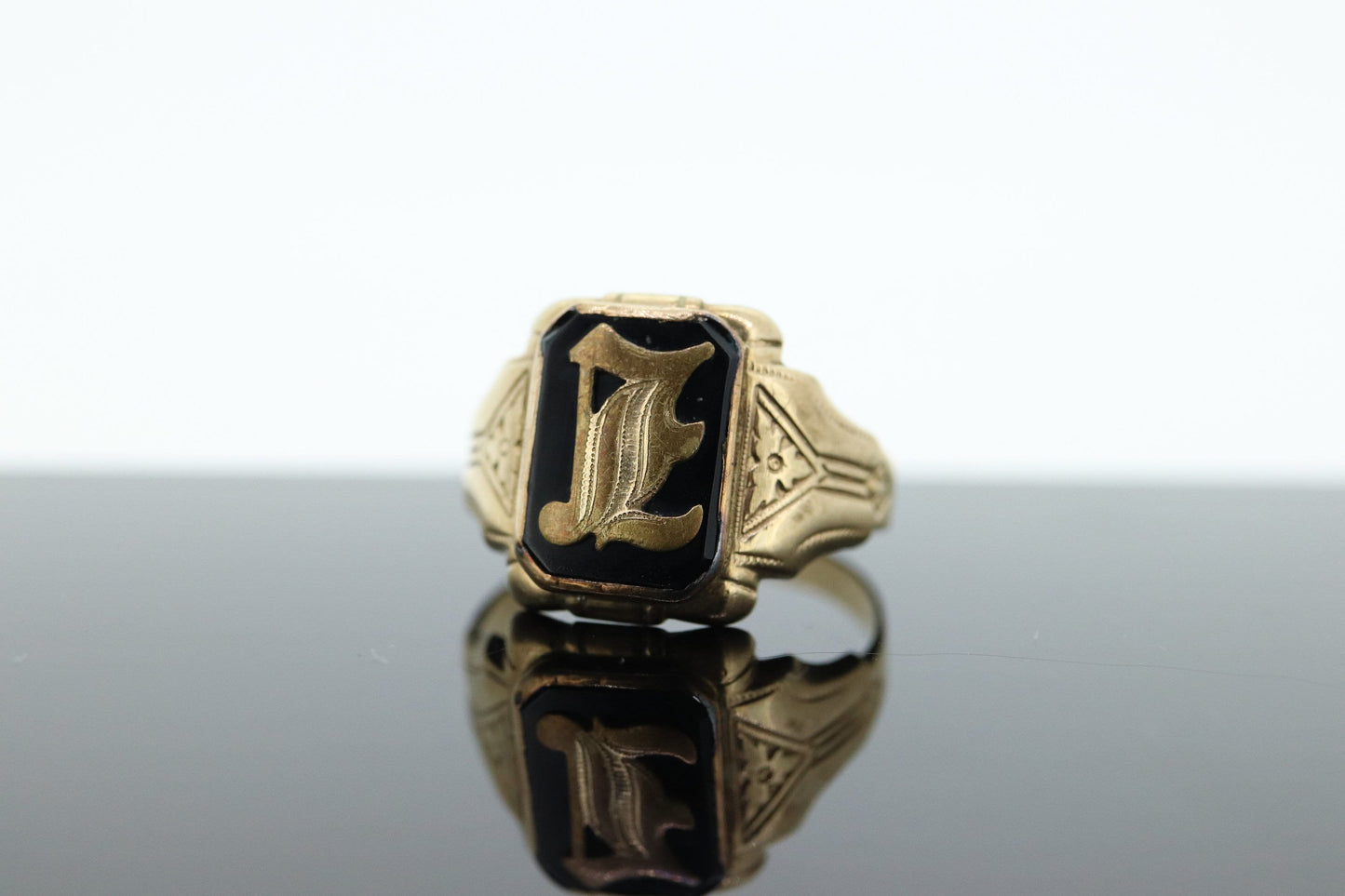 10k ONYX L I or E ring. 10k Letter L or E statement ring. Calligraphy L or E initial Men or Women ring. st(86)