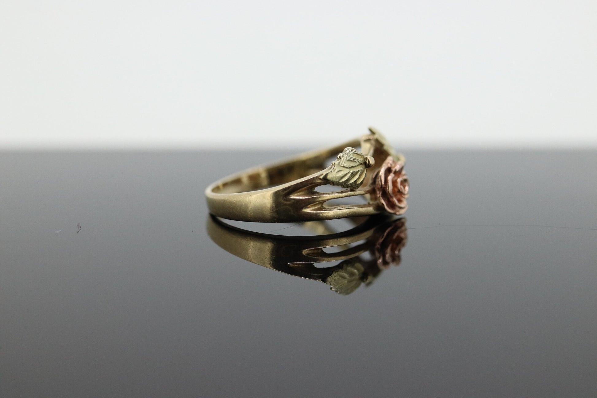 Black Hills Gold Ring. 10k FLOWER ROSE Multi-Tone Black Hills Gold Statement Ring. size 5 stock(63)