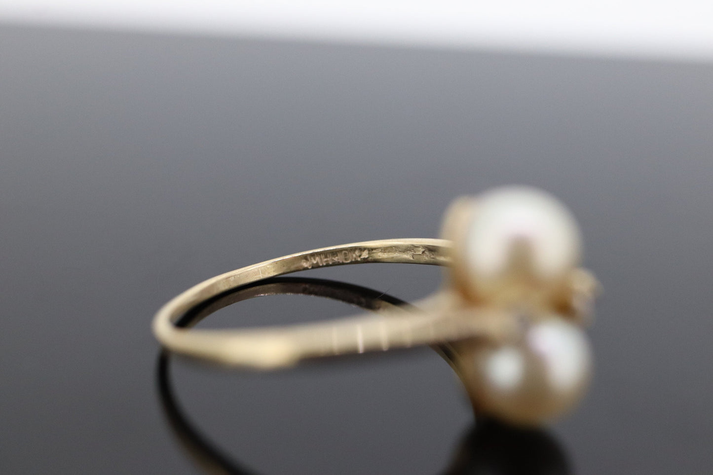 10k Twin Pearl and Diamond ring. 10k Yellow gold Solitaire ring with AKOYA pearl. st(92)