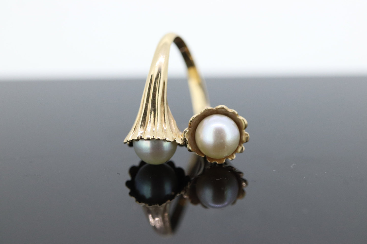 14k Pearl Wrap bypass ring. 14k Yellow gold Pearl FLUTE Funnel ring with AKOYA pearl. Pearl Wrap around Bypass ring. st(86)