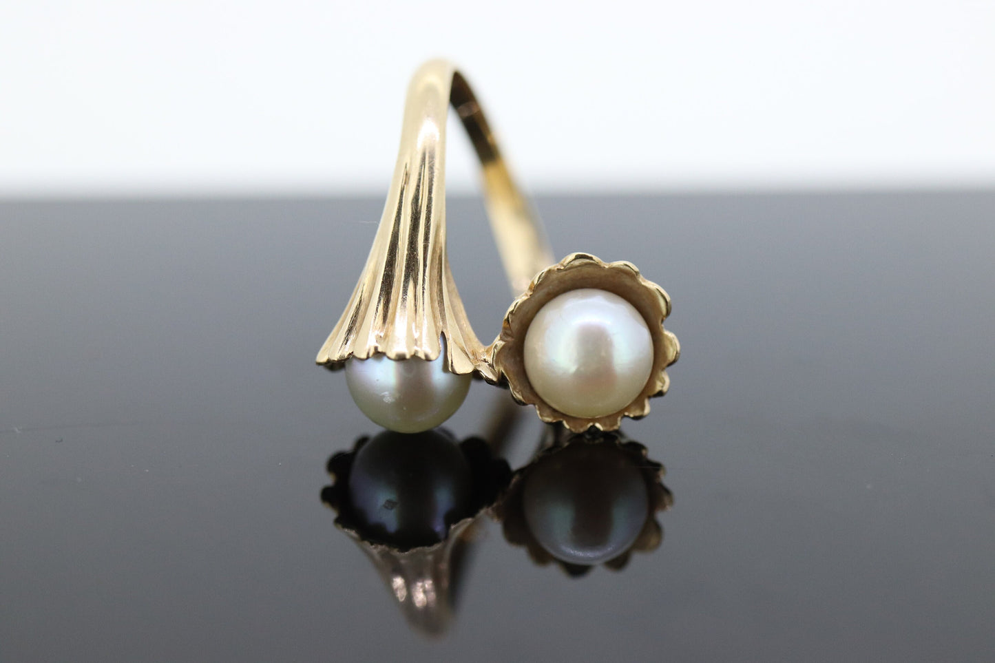 14k Pearl Wrap bypass ring. 14k Yellow gold Pearl FLUTE Funnel ring with AKOYA pearl. Pearl Wrap around Bypass ring. st(86)