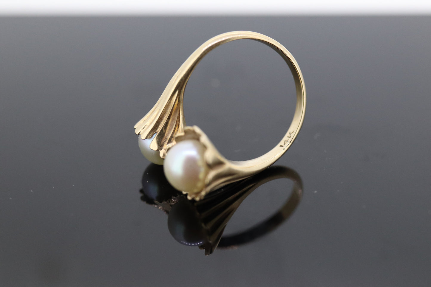 14k Pearl Wrap bypass ring. 14k Yellow gold Pearl FLUTE Funnel ring with AKOYA pearl. Pearl Wrap around Bypass ring. st(86)