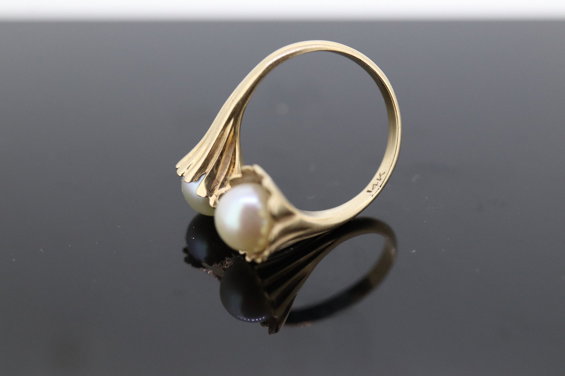 14k Pearl Wrap bypass ring. 14k Yellow gold Pearl FLUTE Funnel ring with AKOYA pearl. Pearl Wrap around Bypass ring. st(86)