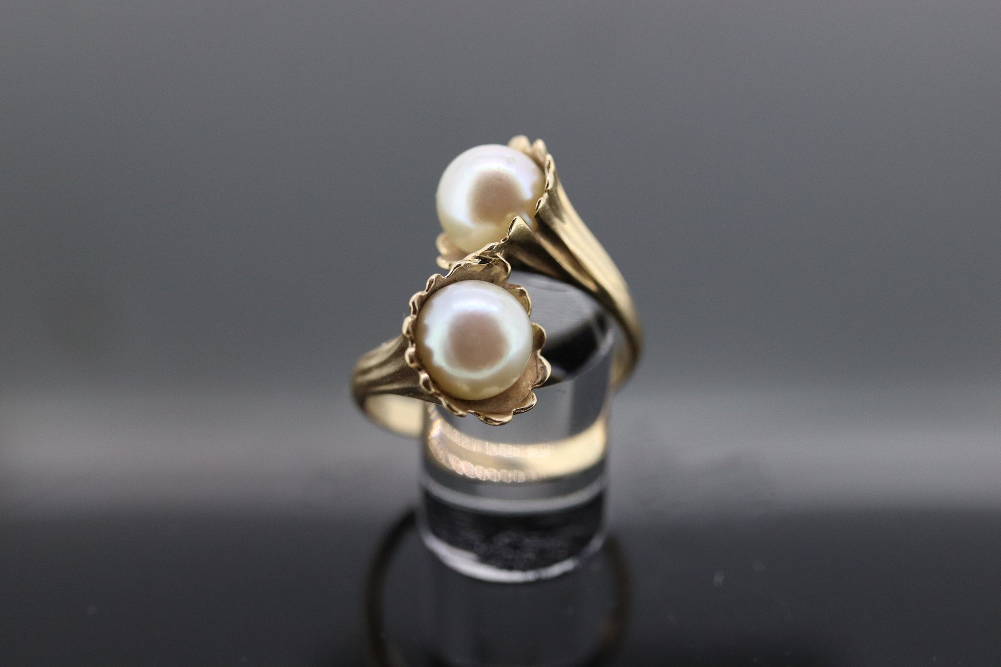 14k Pearl Wrap bypass ring. 14k Yellow gold Pearl FLUTE Funnel ring with AKOYA pearl. Pearl Wrap around Bypass ring. st(86)