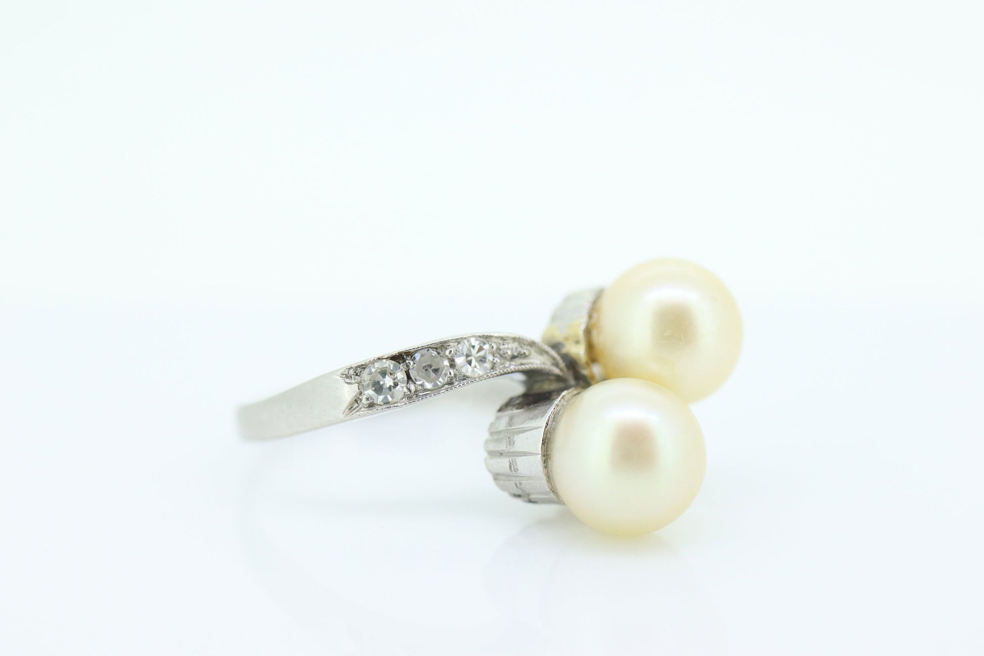 Antique Platinum double pearl diamond ring. Bypass twin akoya pearl bypass ring. Platinum diamond bypass ring. Pearl bypass ring st(230)