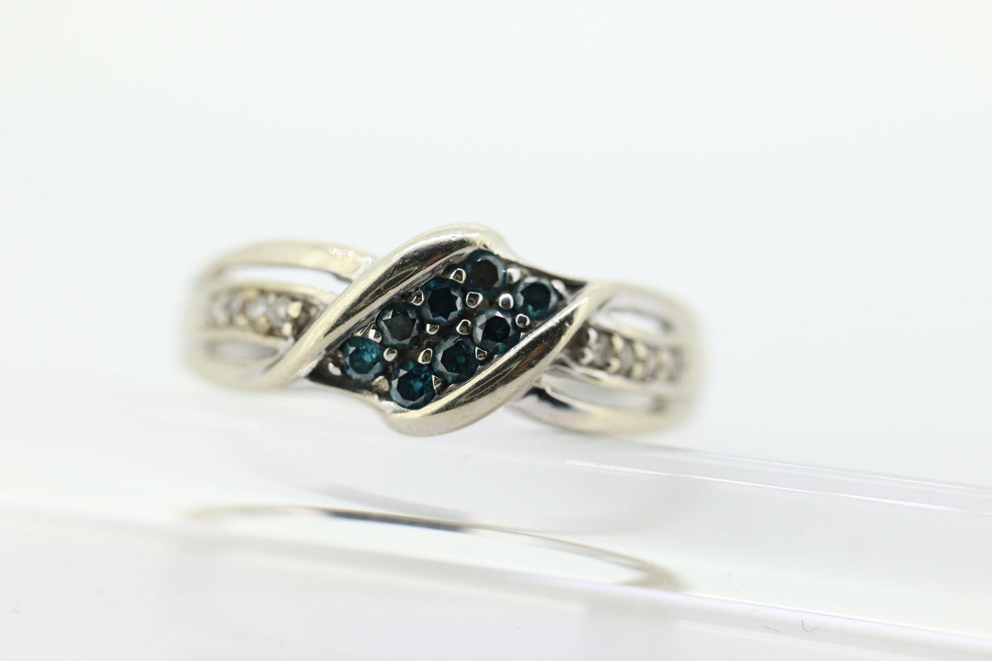 10k Blue Diamond Pave Encrusted Band. BLUE diamond pave band ring. Sz7.25 st (81)