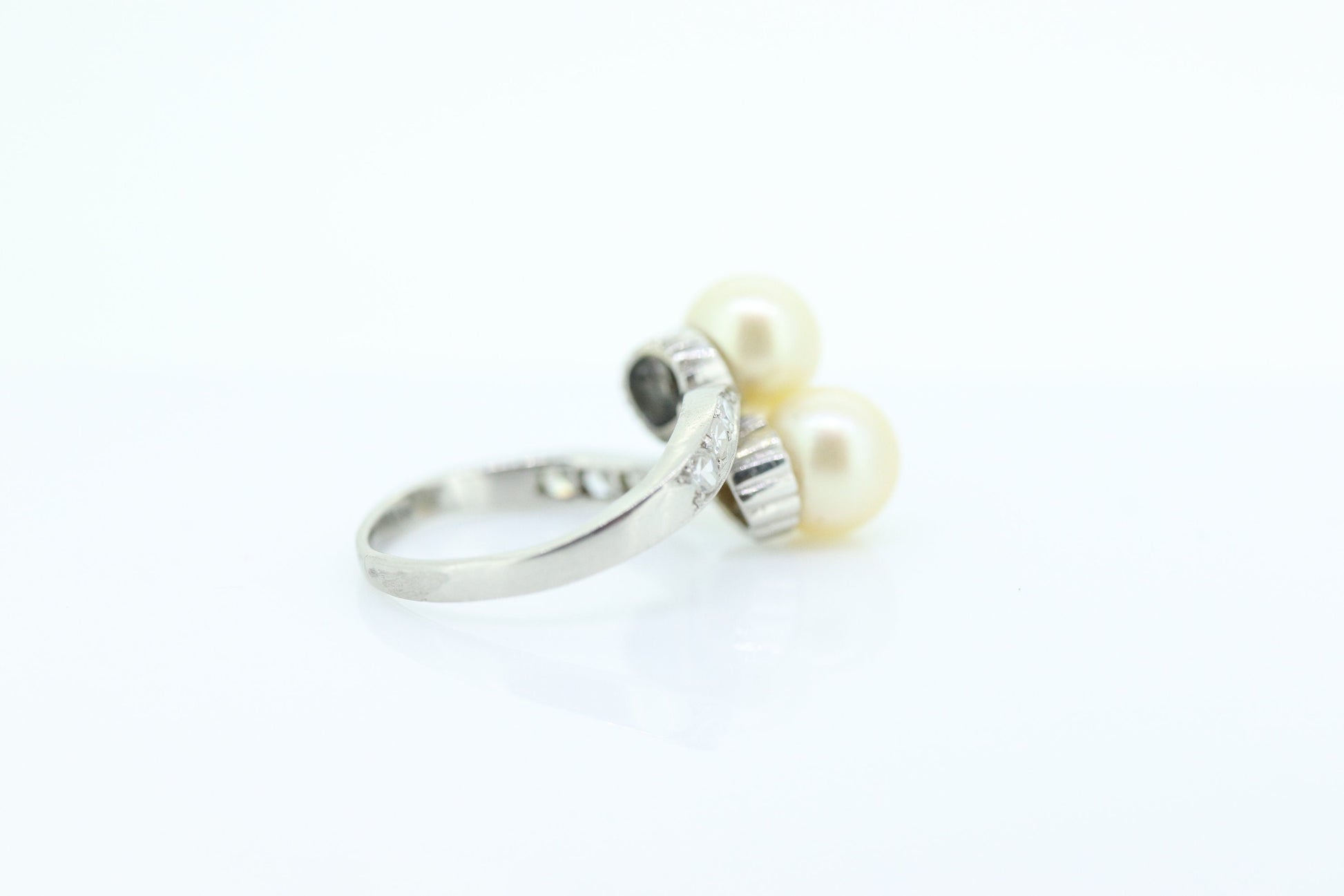 Antique Platinum double pearl diamond ring. Bypass twin akoya pearl bypass ring. Platinum diamond bypass ring. Pearl bypass ring st(230)