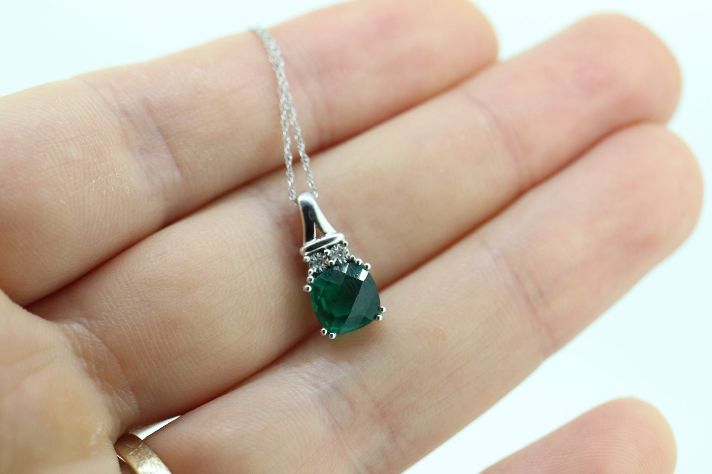 Emerald Diamond pendant. 10k White Gold Emerald cushion cut and Diamond Drop Pendant Necklace. st(104)