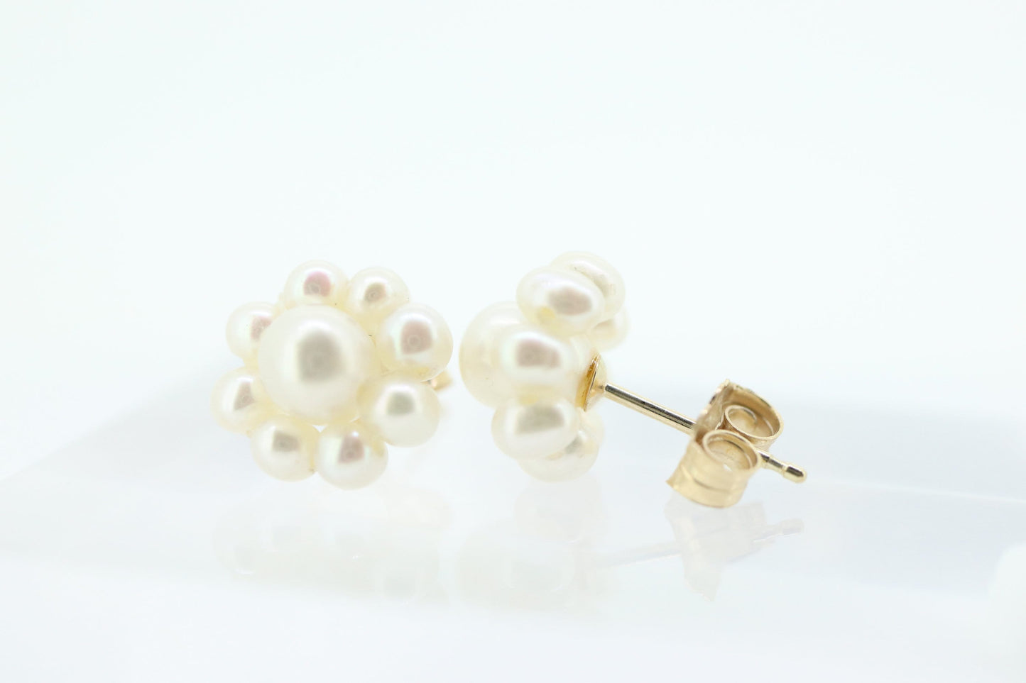 14k Pearl Stud earrings . Love Cluster Halo nest Pearl earrings. st35