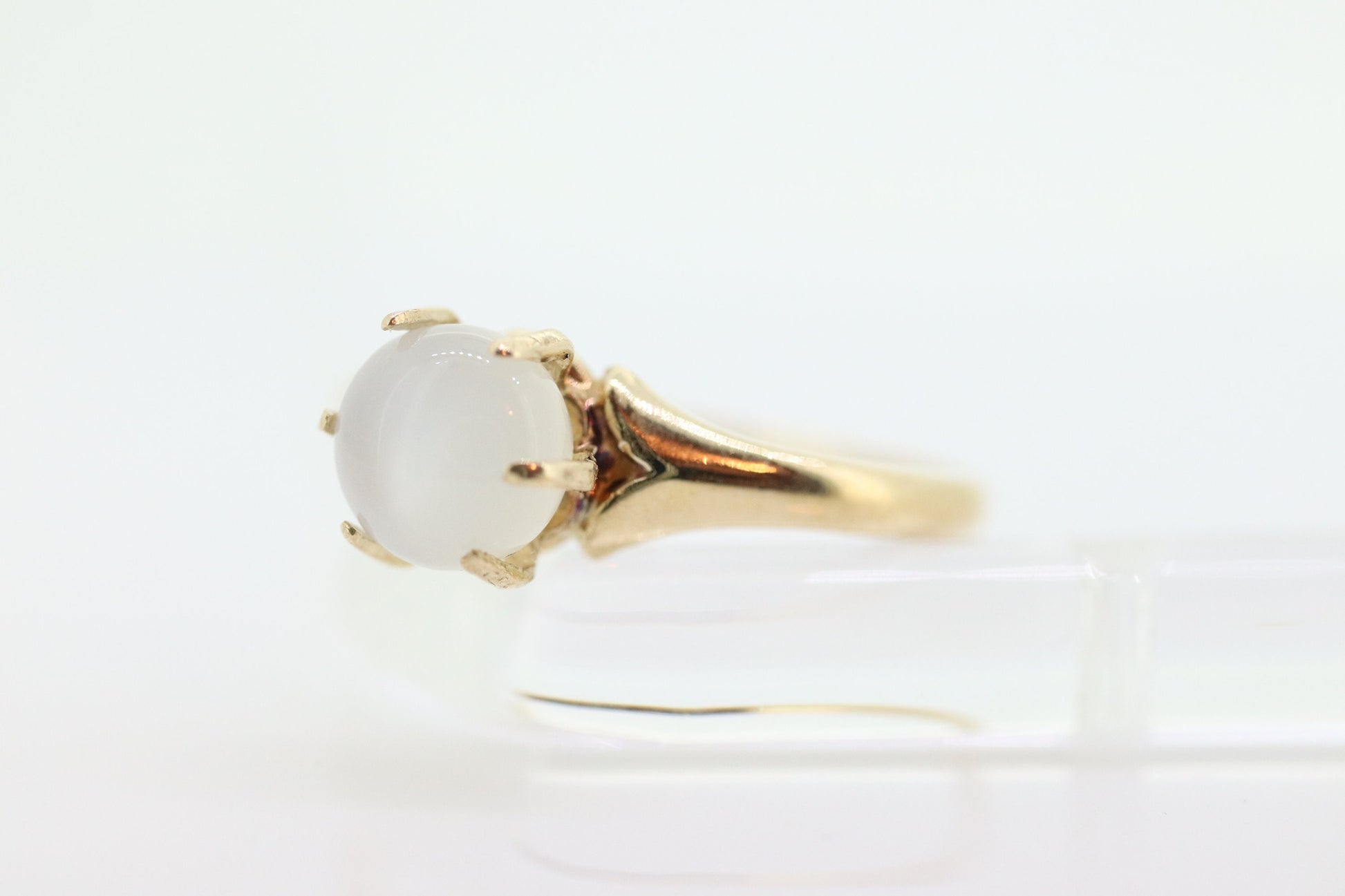 10k Victorian MOONSTONE cabochon Claw set ring. Antique sphere Moonstone ring ring. st(40)