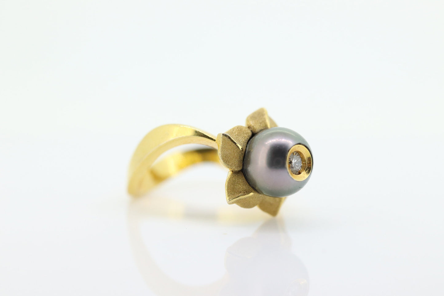 14k Tahitian Pearl ring. GALATEA 14k Gold  Pearl and diamond ring. Large Tahitian pearl flower solitaire ring. st(425)