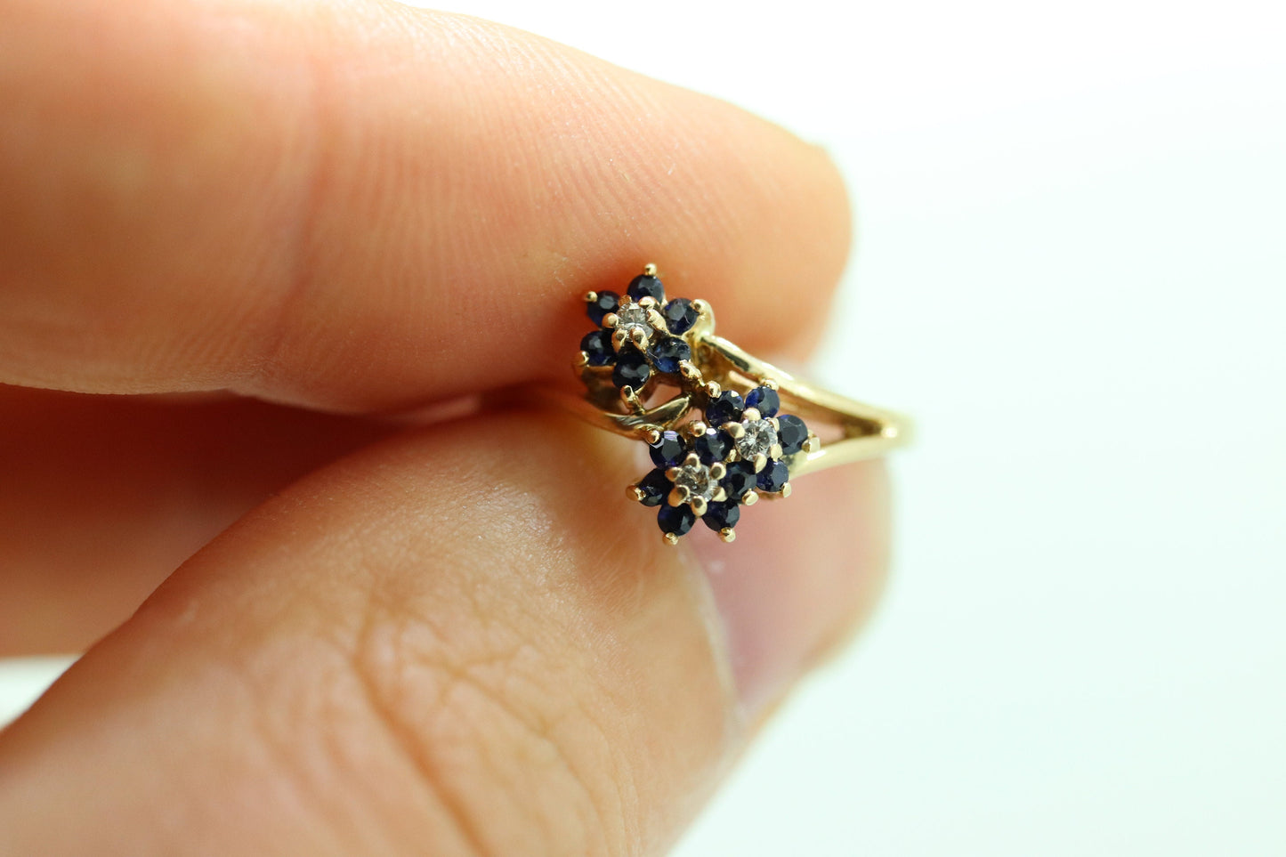 14k Sapphire Diamond Flower Ring.  14k Yellow Gold Sapphire daisy band. Cluster Flower ring. st(69)