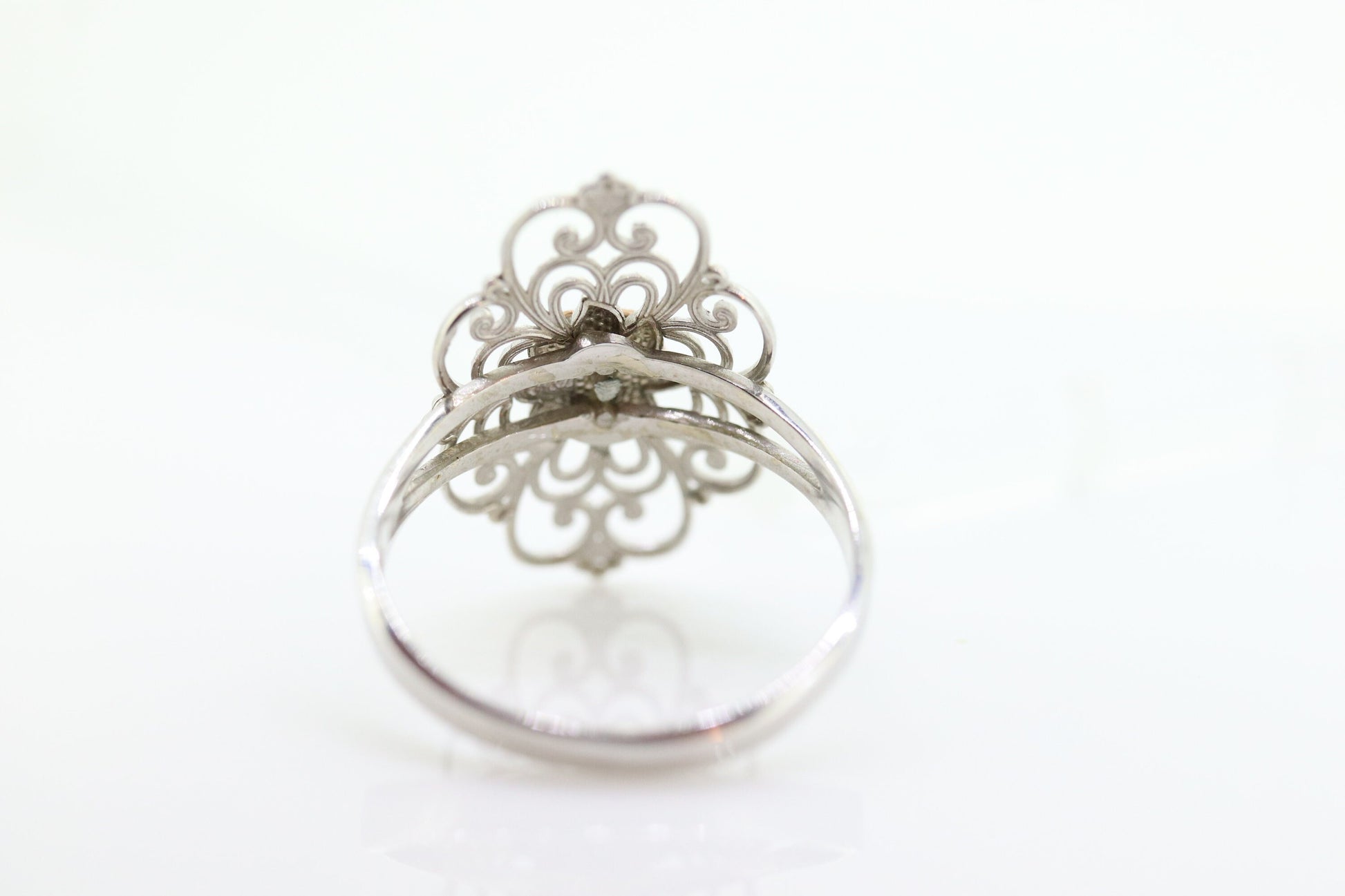 10k Open Flowers Shield ring. 10k Rose White Gold Flower Open scroll filigree Skinny Dainty Michael Anthony ring. st(67)