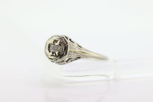 18k Art Deco Diamond ring. 18k White Gold Filigree Ring. Engraved Flower Blossom ring. st(98)