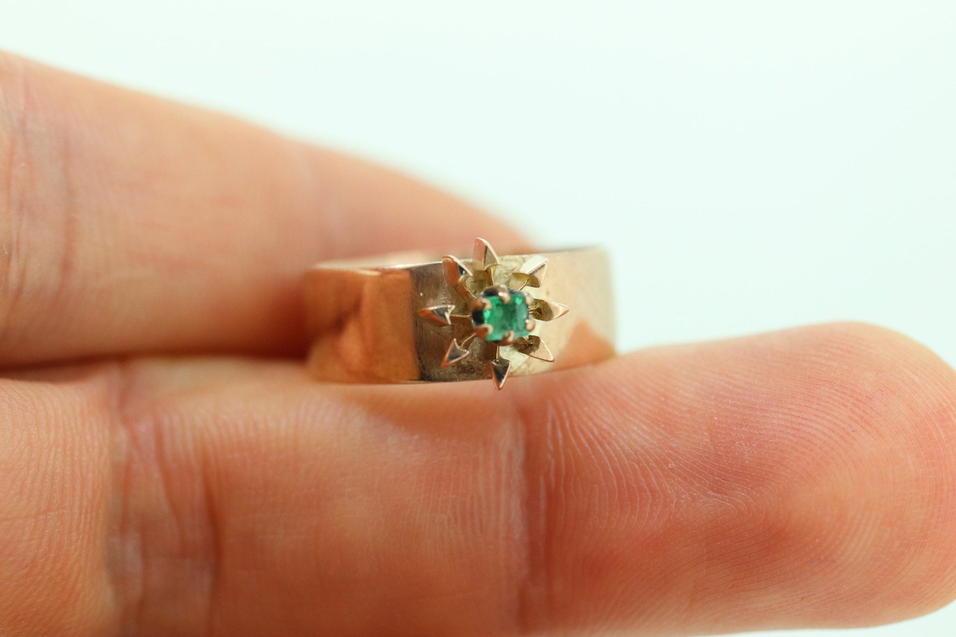 Antique 10k Victorian Emerald Star Burst Wide ring. Antique emerald STAR Burst Rose Gold Wide band cigar ring. st(98)