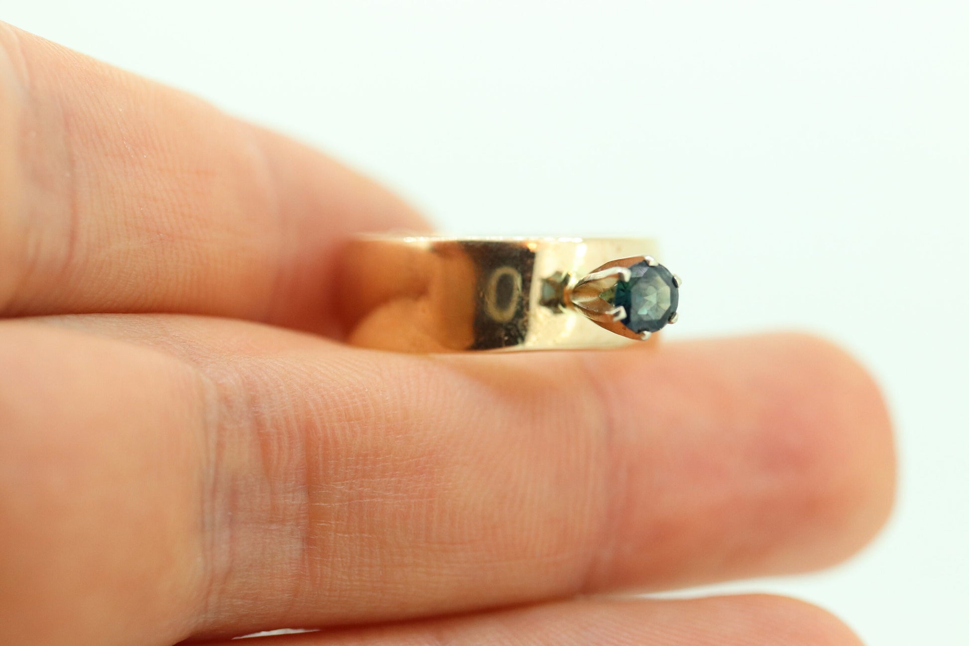 10k Blue Sapphire solitaire high setting ring. 10k Victorian Wide band Prong set Sapphire wide cigar band. st(130)