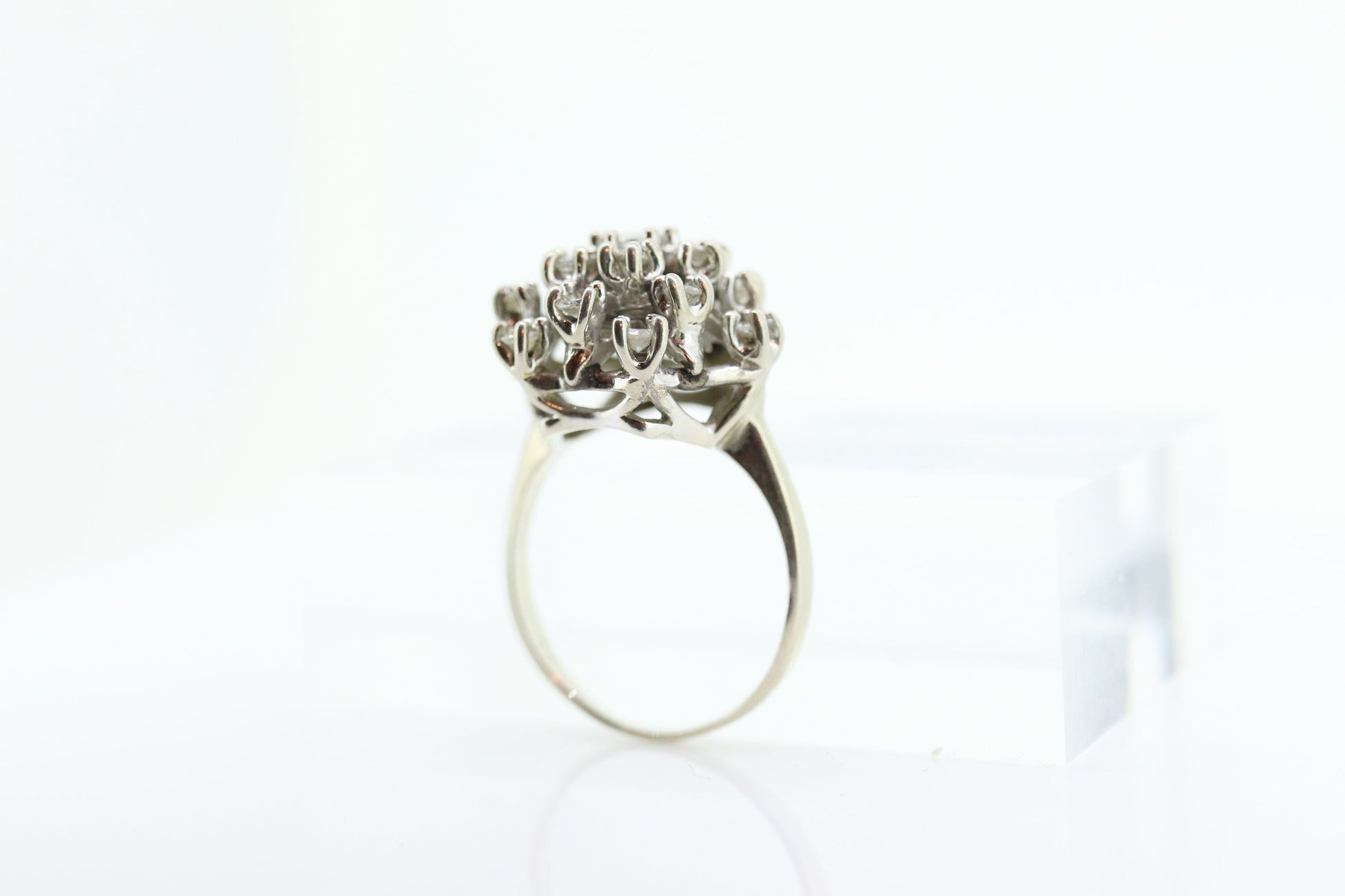 14k Diamond SunBurst STARBURST Round Flower Ring. Round Cluster Diamond cluster cocktail ring. st(222)