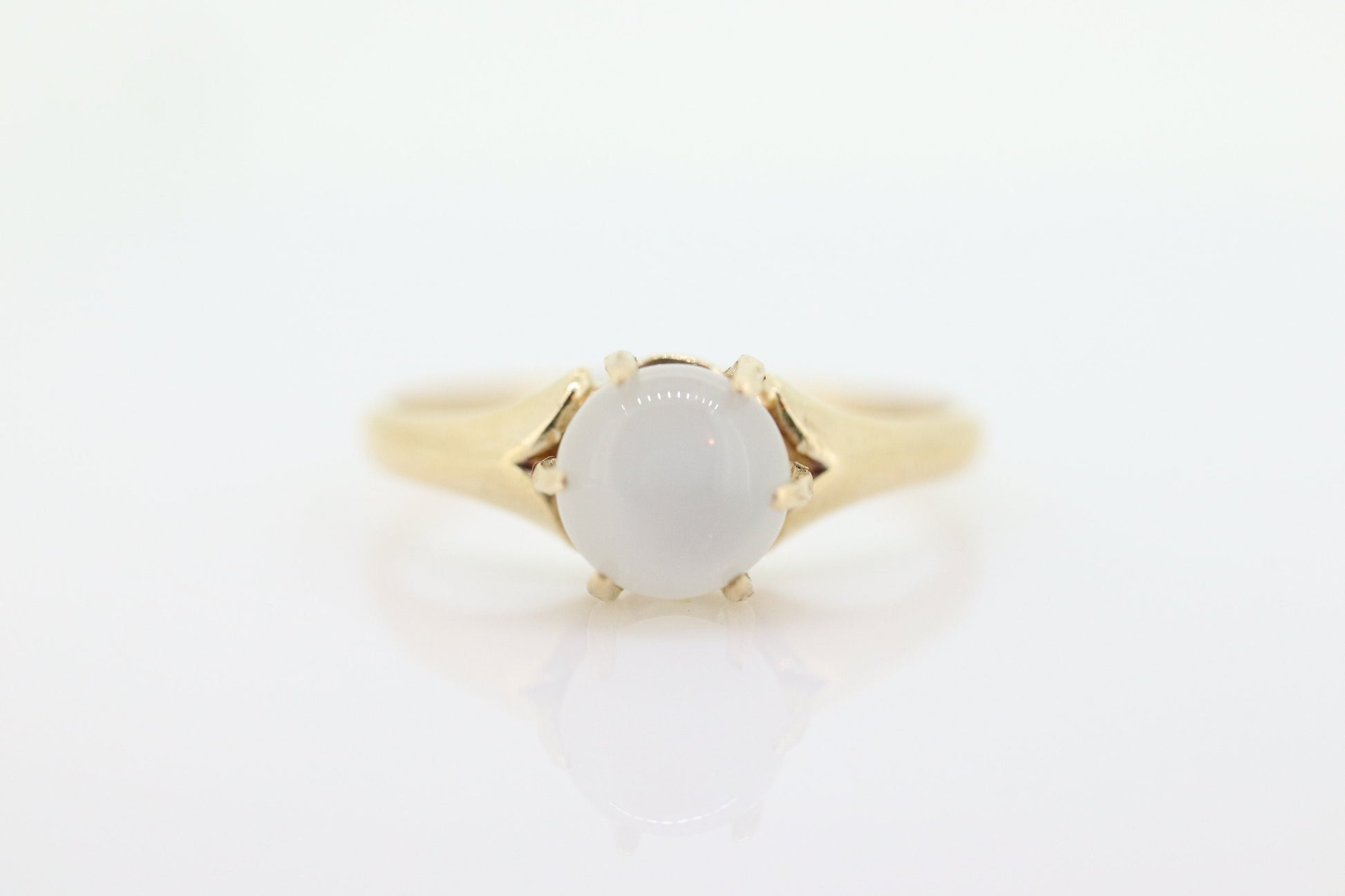 10k Victorian MOONSTONE cabochon Claw set ring. Antique sphere Moonstone ring ring. st(40)