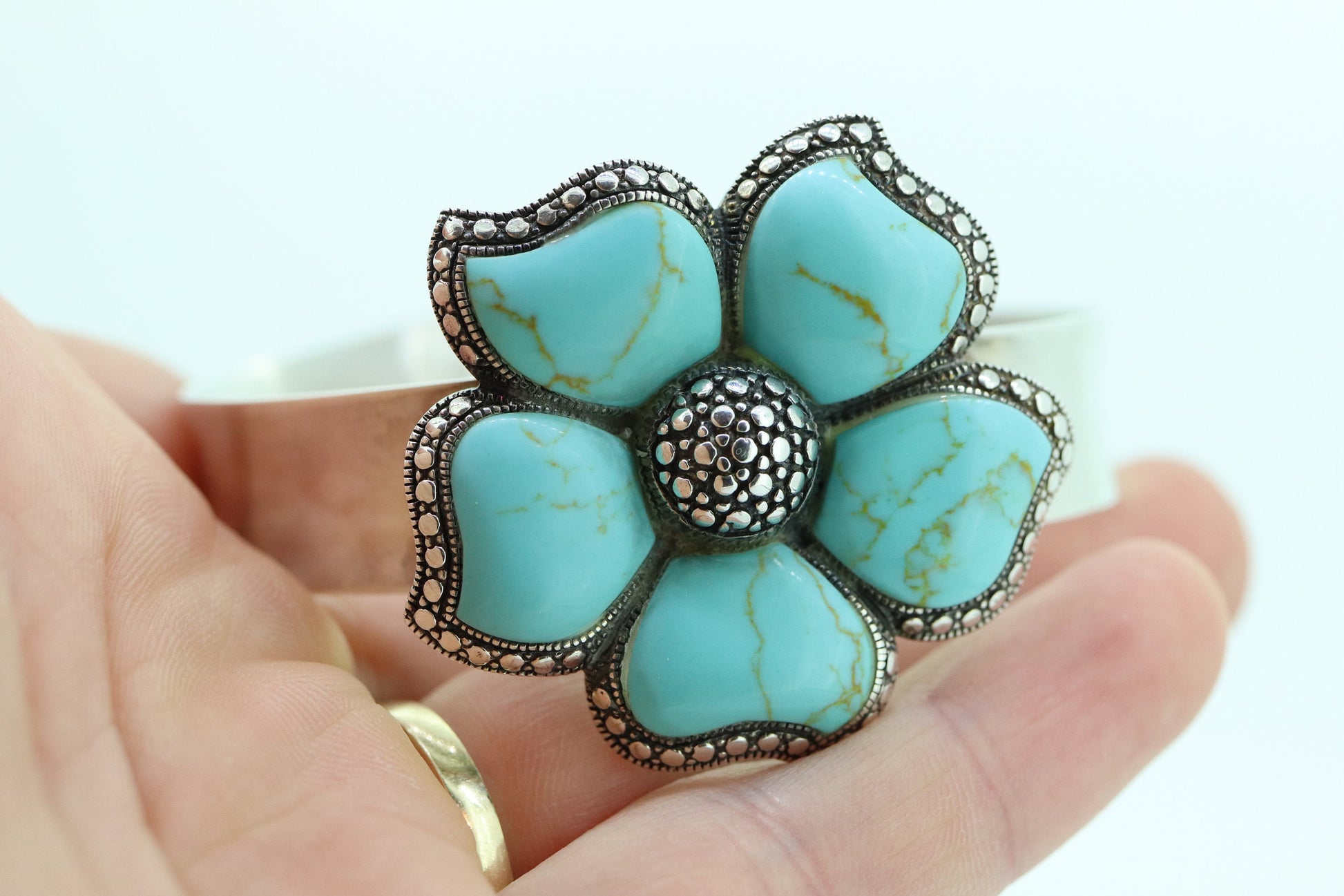 Large Turquoise FLOWER Bangle Cuff Bracelet. Sterling Silver Turquoise Flower Bangle. bead work. st(32)