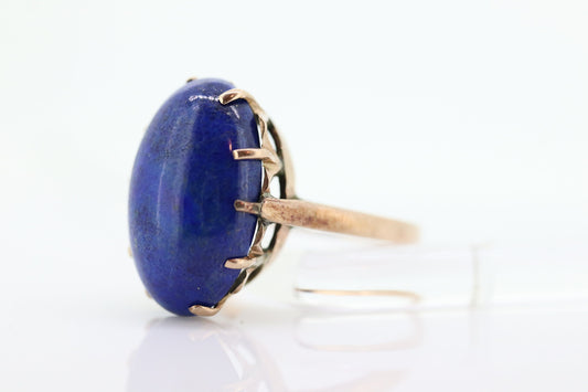 10k Blue Lapis Lazuli  Ring. Vintage 10k Yellow Gold Lapis Prong Set into Cathedral. Large Lapis Egg Very unique. St(104)
